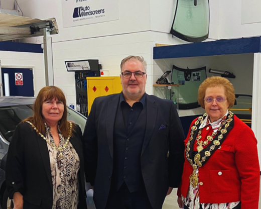 Auto Windscreens - Chesterfield Mayor Visit (1).png